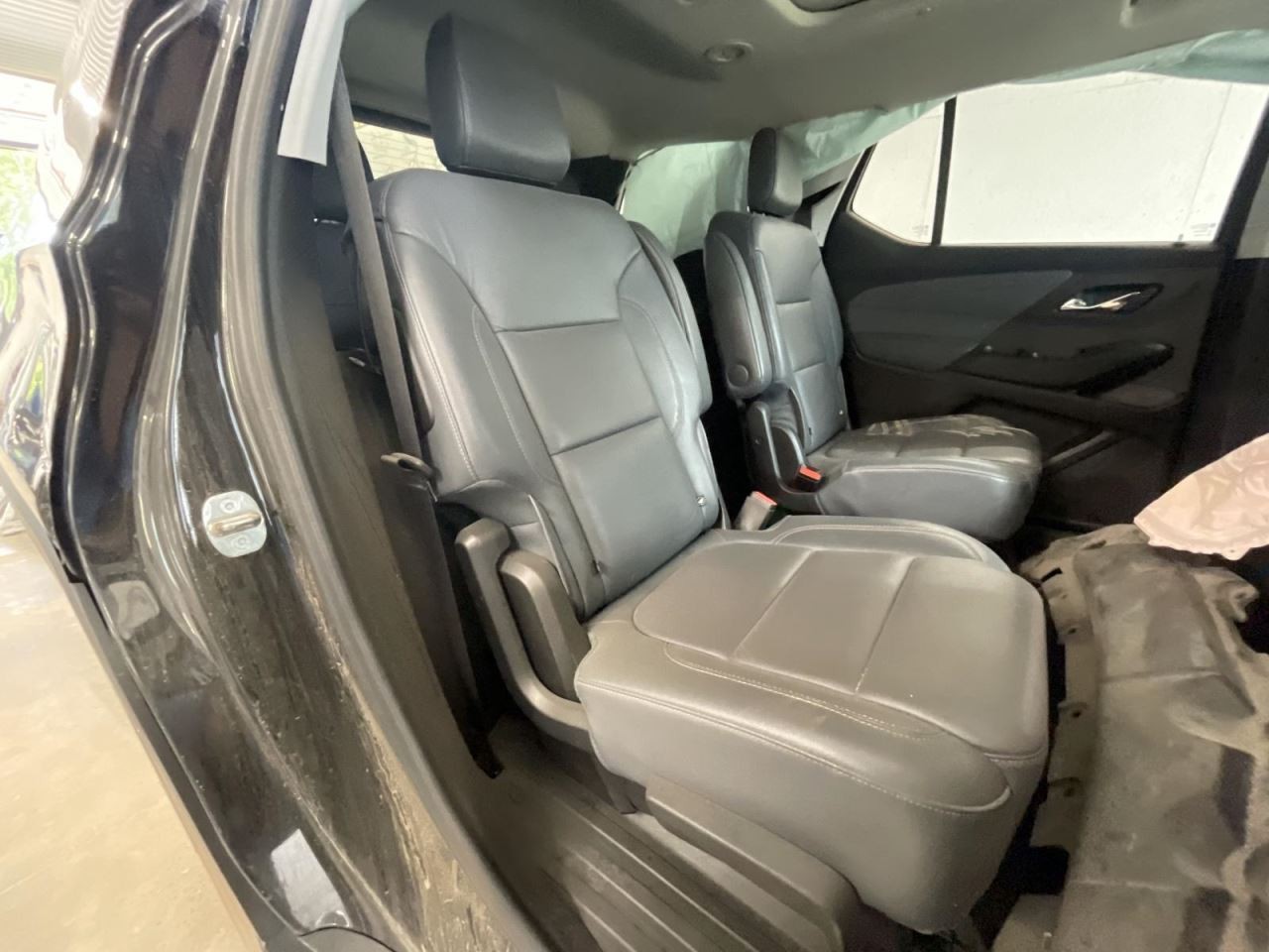TRAVERSE 2018 Air Shutter 1090360