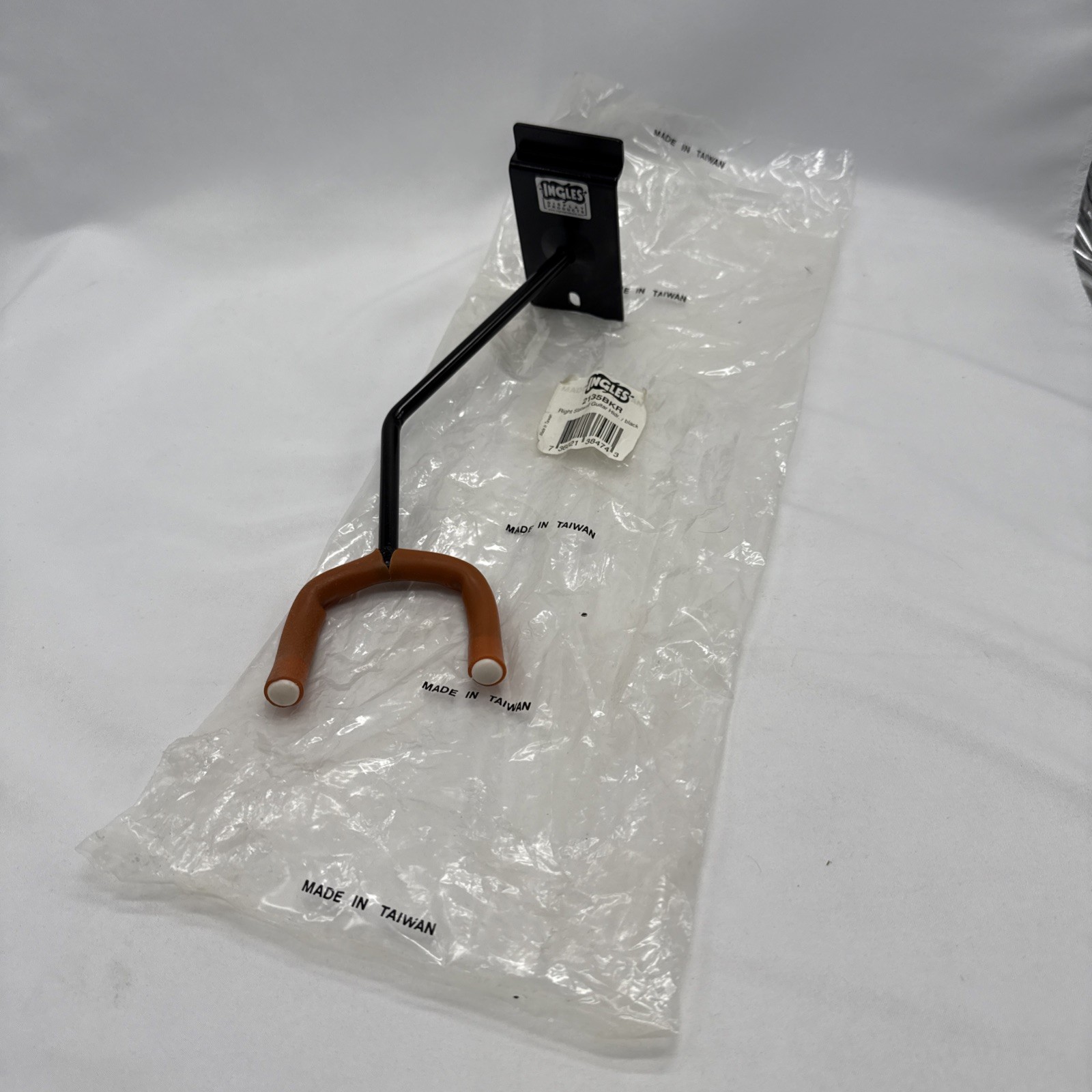 Ingles 2135BKR Right Slatwall Guitar Hanger Black