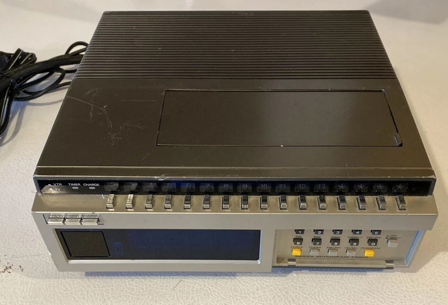Hitachi Video Tuner / Syntonisateur Video Model VT-TU65A