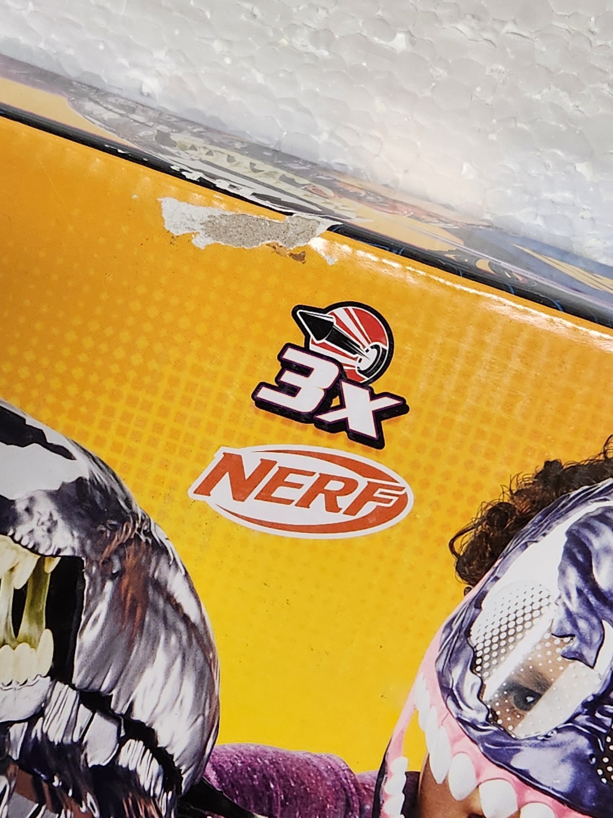 Nerf Marvel Spider-Man VenomVersus Strike Blaster - Hasbro *Box Damage