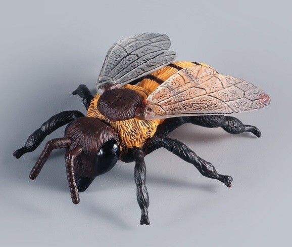 Killer Bee Wild Animal Toy PVC Action Figure Doll Kids Toys Party Gifts