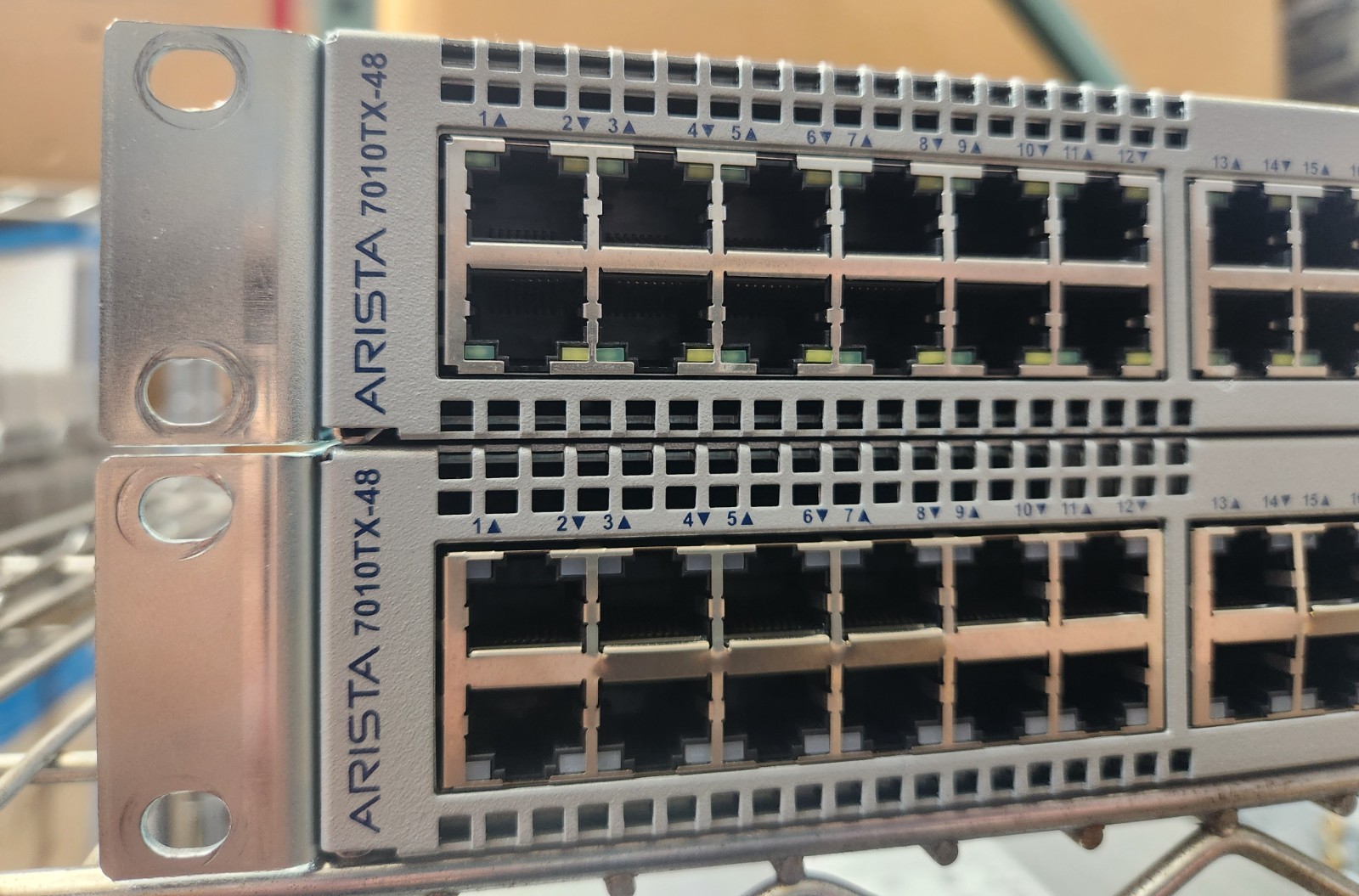 Arista DCS-7010TX-48 Switch 48x 10G TX 4x SFP+ 10GBe Dual AC Rack Ears + 2 PCord