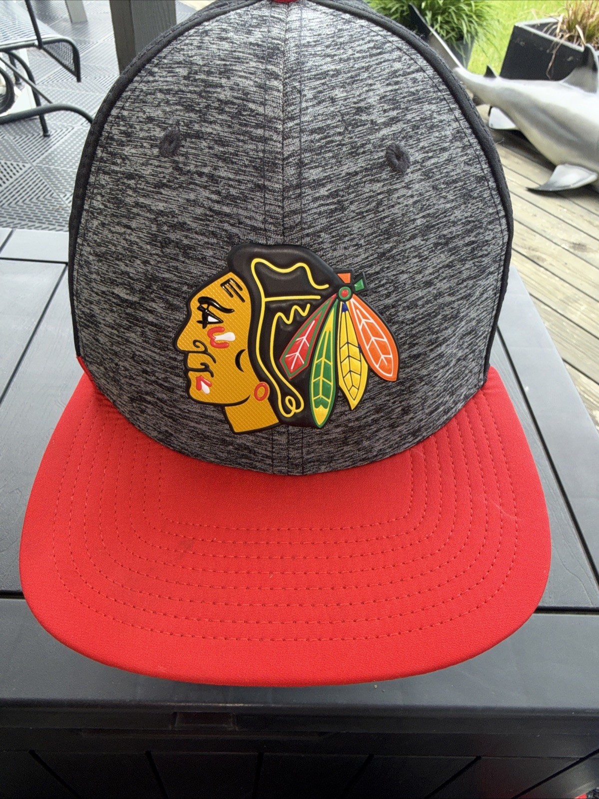 Chicago Black Hawks Head Logo on Black & Heather Gray Hat Cap Red Bill Snapback