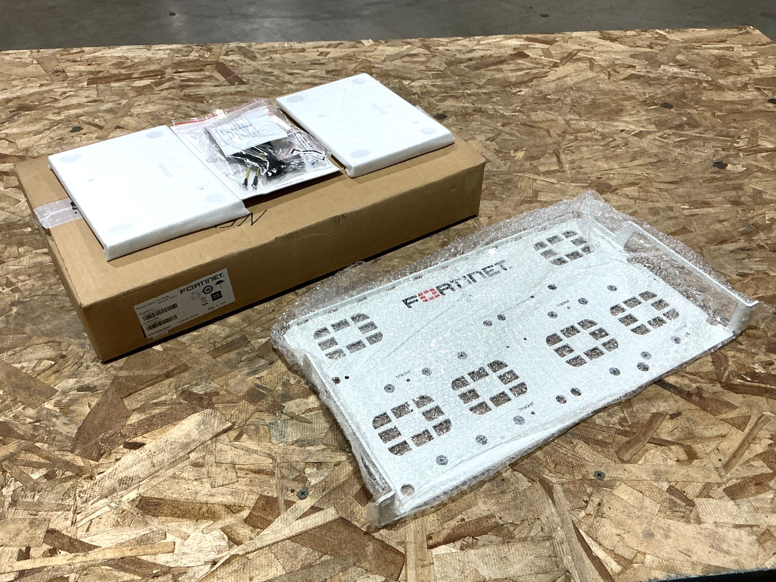 New Fortinet SP-RACKTRAY-01 1U Rack Mount Tray 19" 4-Post Rack P10031-01-02