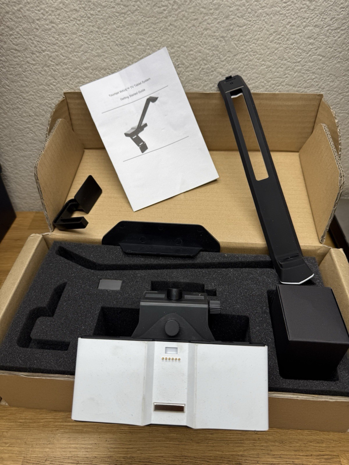 Touchjet WAVE TV Tablet System TW1 - TW80WUS With Box