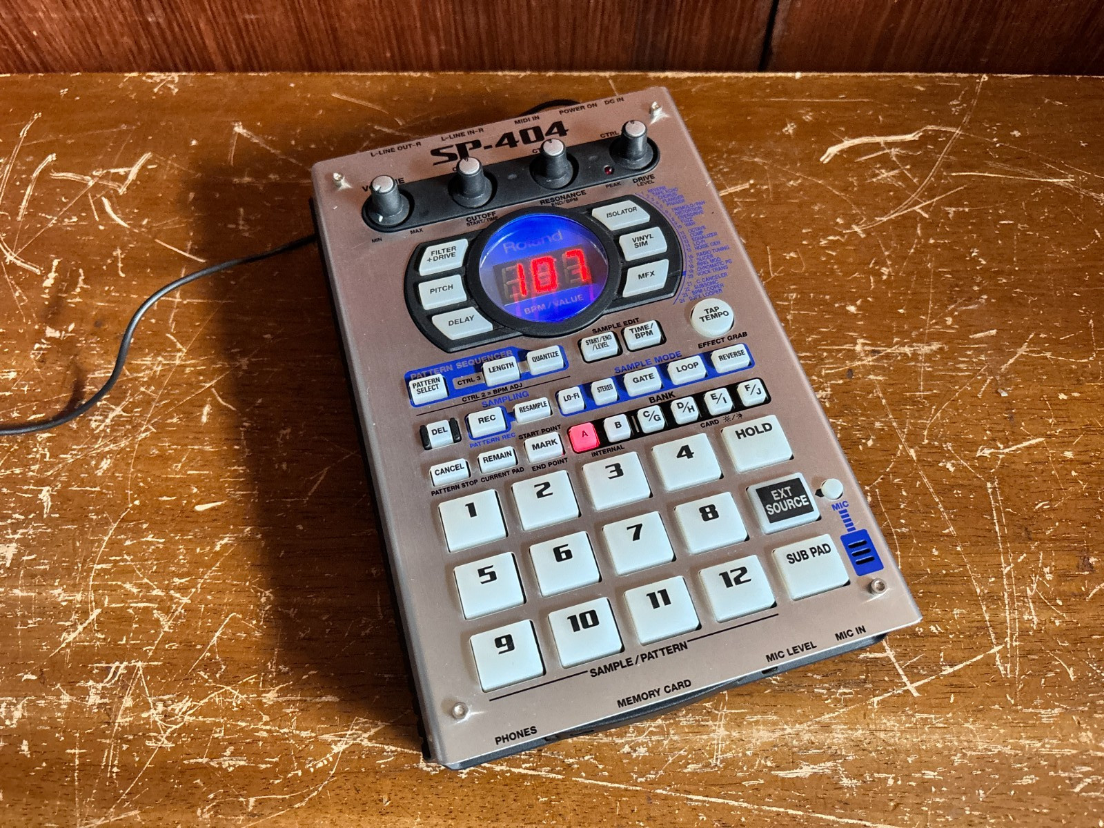 Roland SP-404 Sampling Workstation w/ power supply