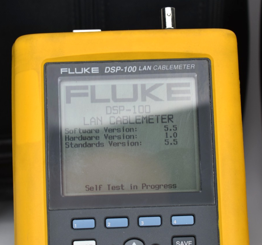 Fluke DSP-100 LAN CableMeter Kit w/ DSP-SR Smart Remote Cases Battery Cables