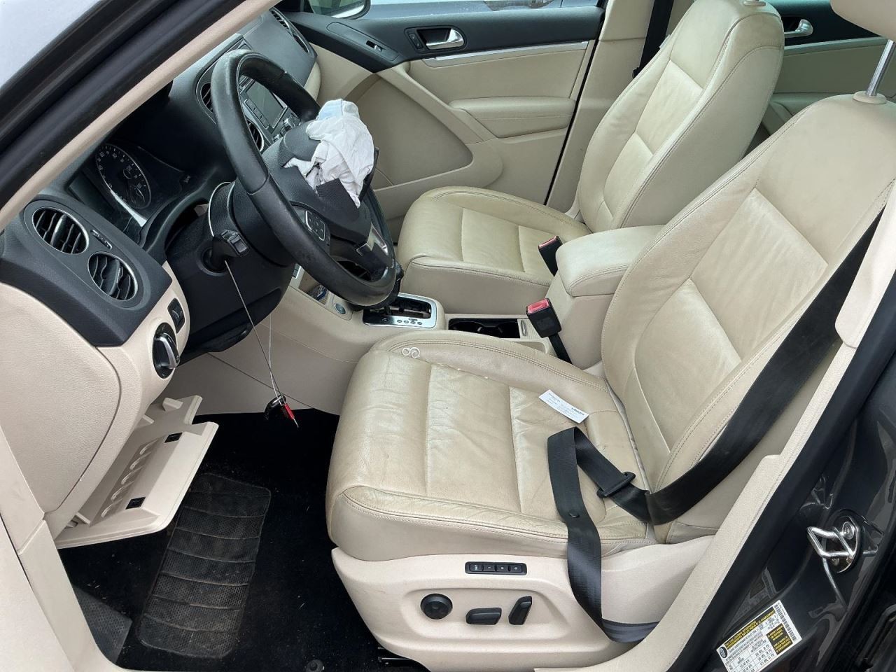 TIGUAN 2012 Glove Box 4909107