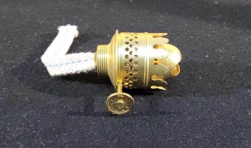 England Brass Nutmeg Miniature Kerosene Oil Lamp #00 Burner 5/8" Thread New Wick