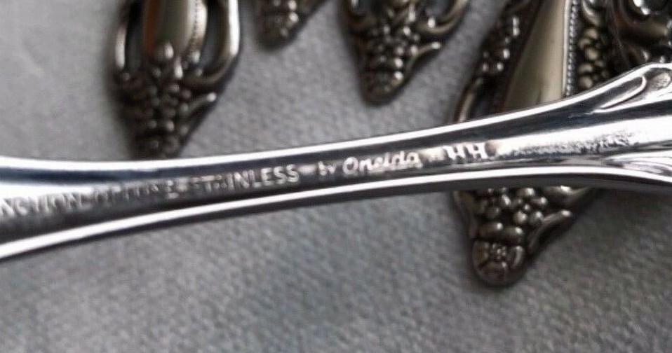 RAPHAEL Oneida Stainless Distinction Deluxe Silverware Flatware Your Choice EUC