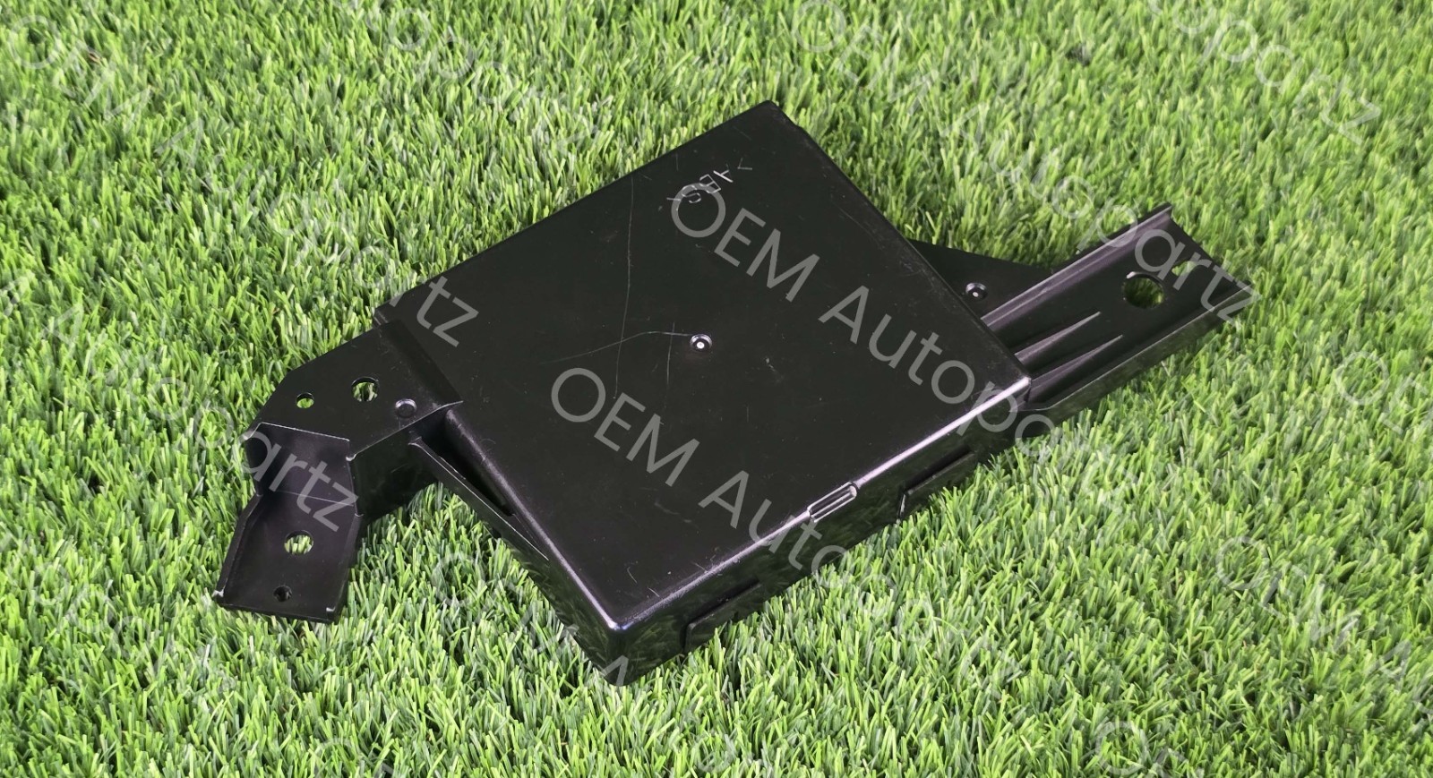 Lexus ES350 2010-2012 A/C Amplifier Temperature Control Module 88650-33A30 OEM