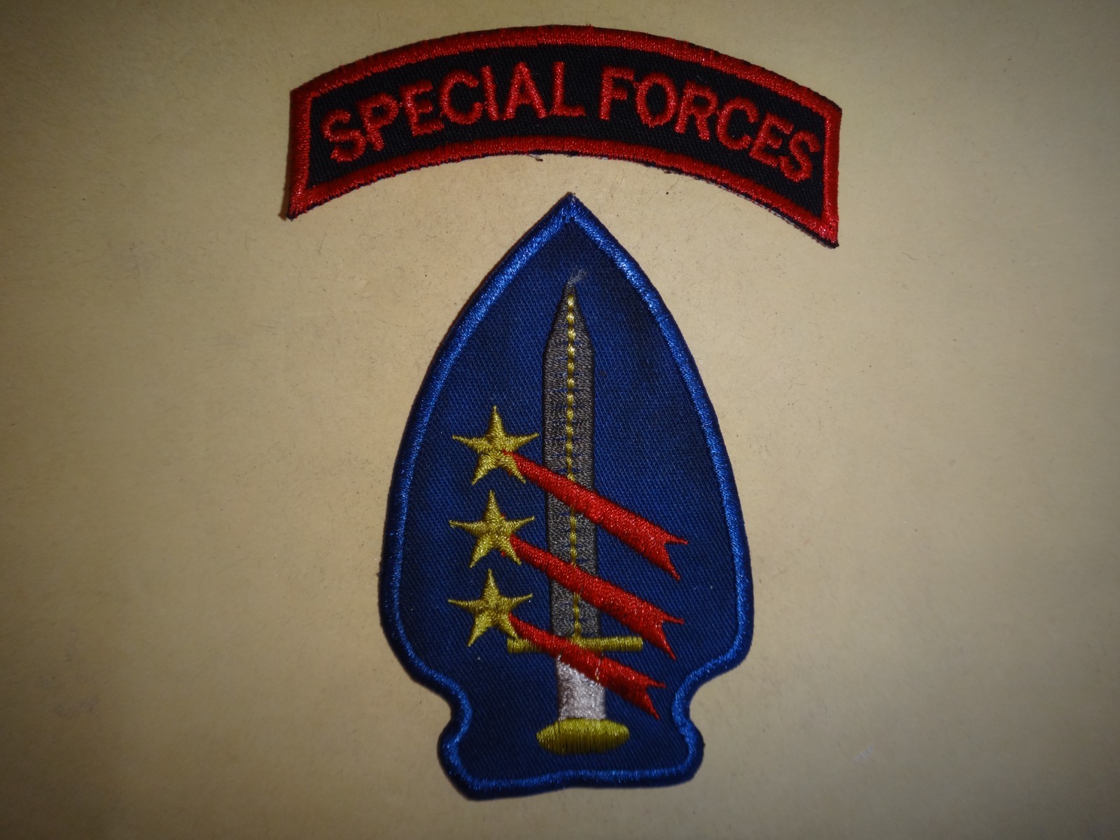 2 Vietnam War Patches: SPECIAL FORCES Arc and US 5th SFG Detachment A-352 Patch