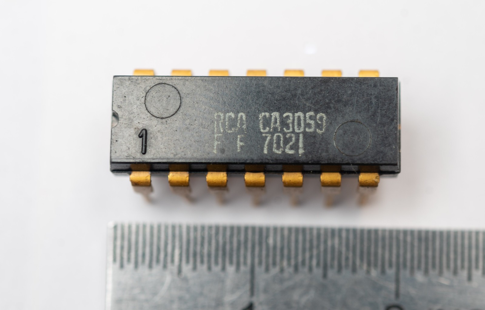 RCA CA3059 Zero Voltage Switch Goldpin DIP14 NOS