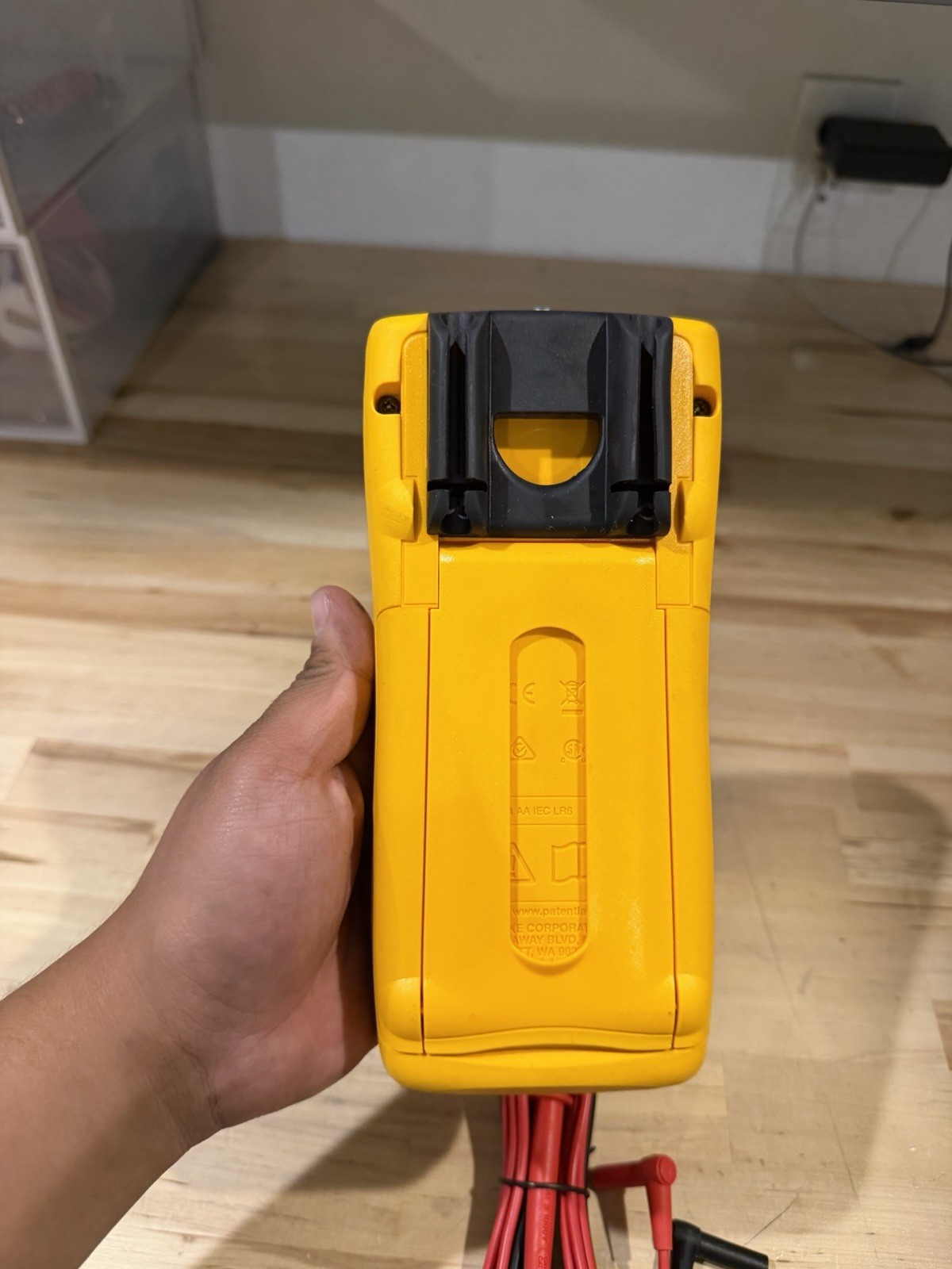FLUKE 725 MULTIFUNCTION PROCESS CALIBRATOR W/ LEADS & CLIPS FREE SHIPPING TESTED