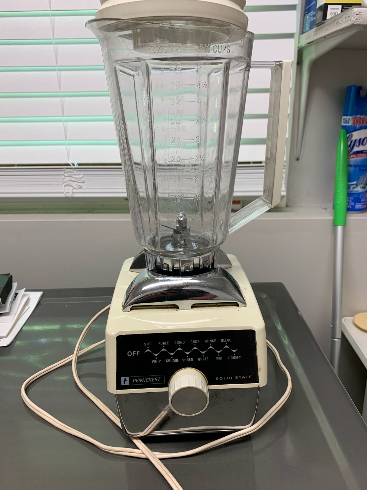 vintage PENNCREST ELECTRIC BLENDER  MODEL 5680-A  (tested & works)