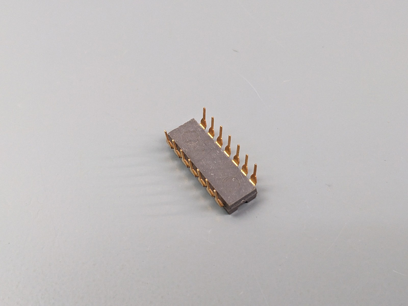(2) DM946N DTL Quad 2-Input NAND Gate IC