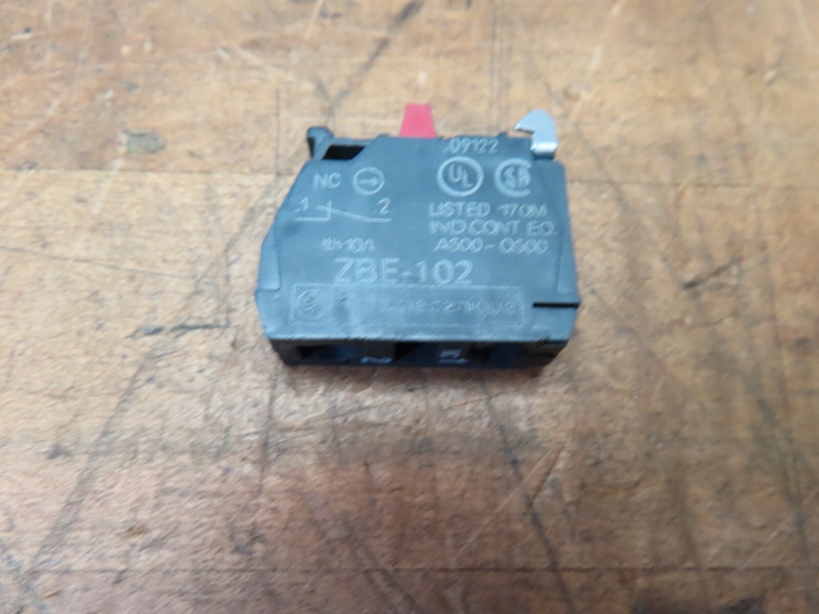 7 NEW Telemecanique ZBE-102 contact blocks (@D91)