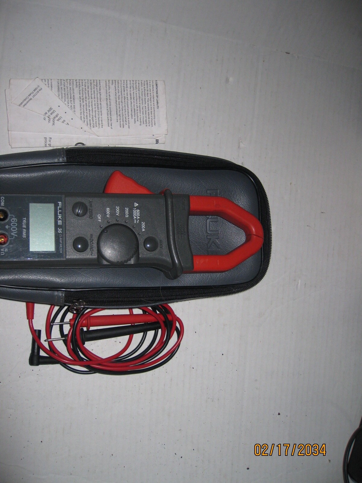 FLUKE 36 AC/DC True RMS Clamp Meter w. Case and Leads T10