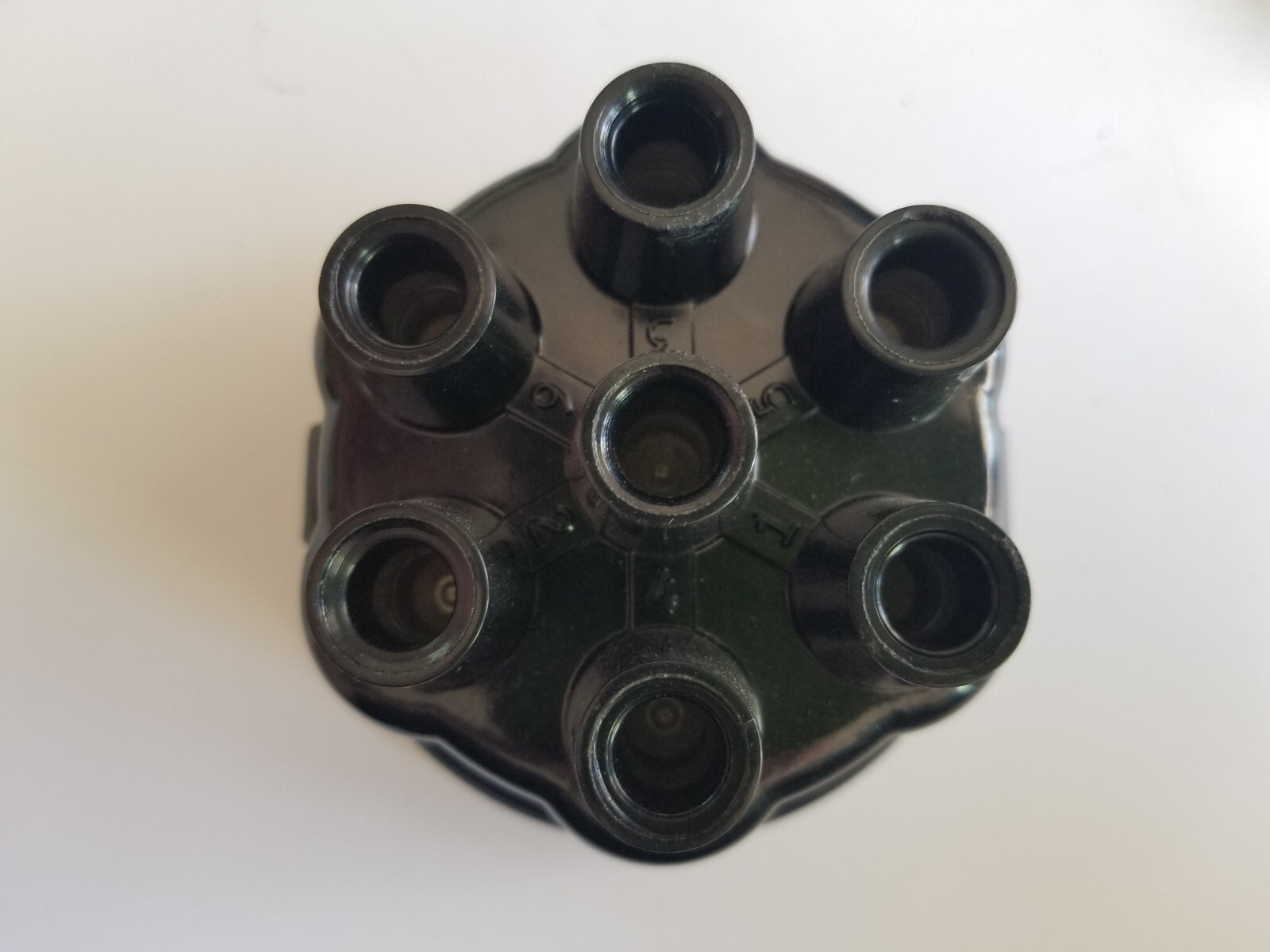 Carquest IH-444 Distributor Cap
