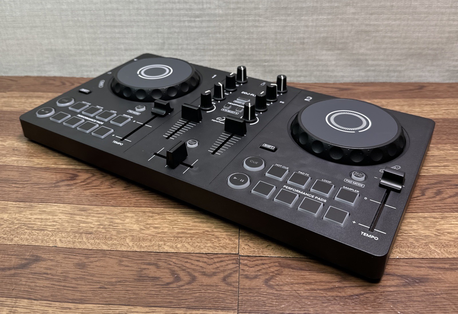 Alpha Theta DDJ-FLX2 Compact 2-Channel Serato DJ Controller / READ