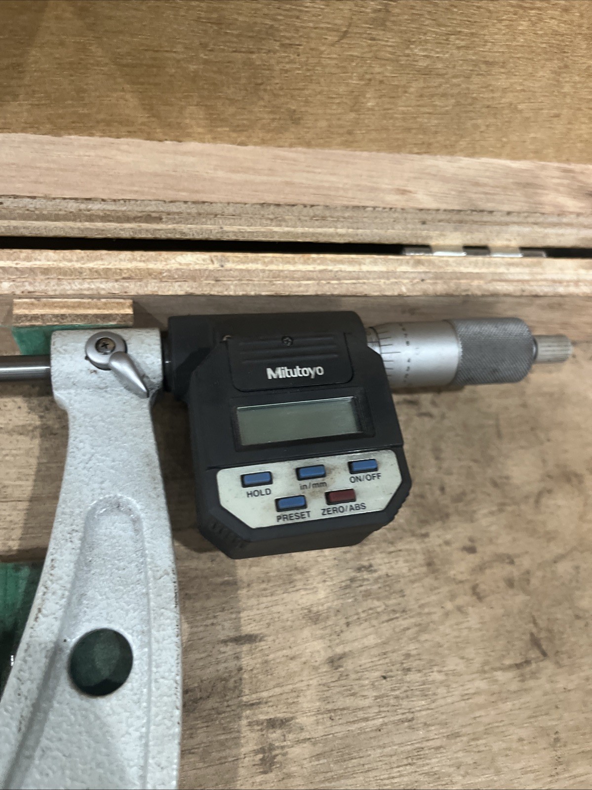 Mitutoyo 14”-15” Micrometer digital