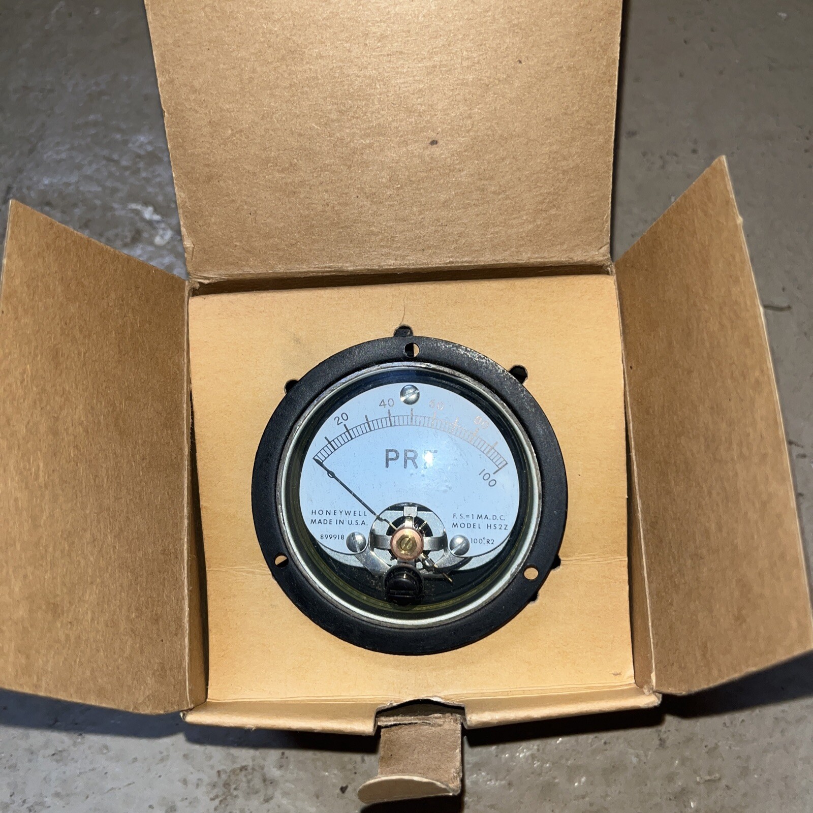 Vintage Honeywell HS2Z precision meter w/ Gasket & Hardware new in original box!
