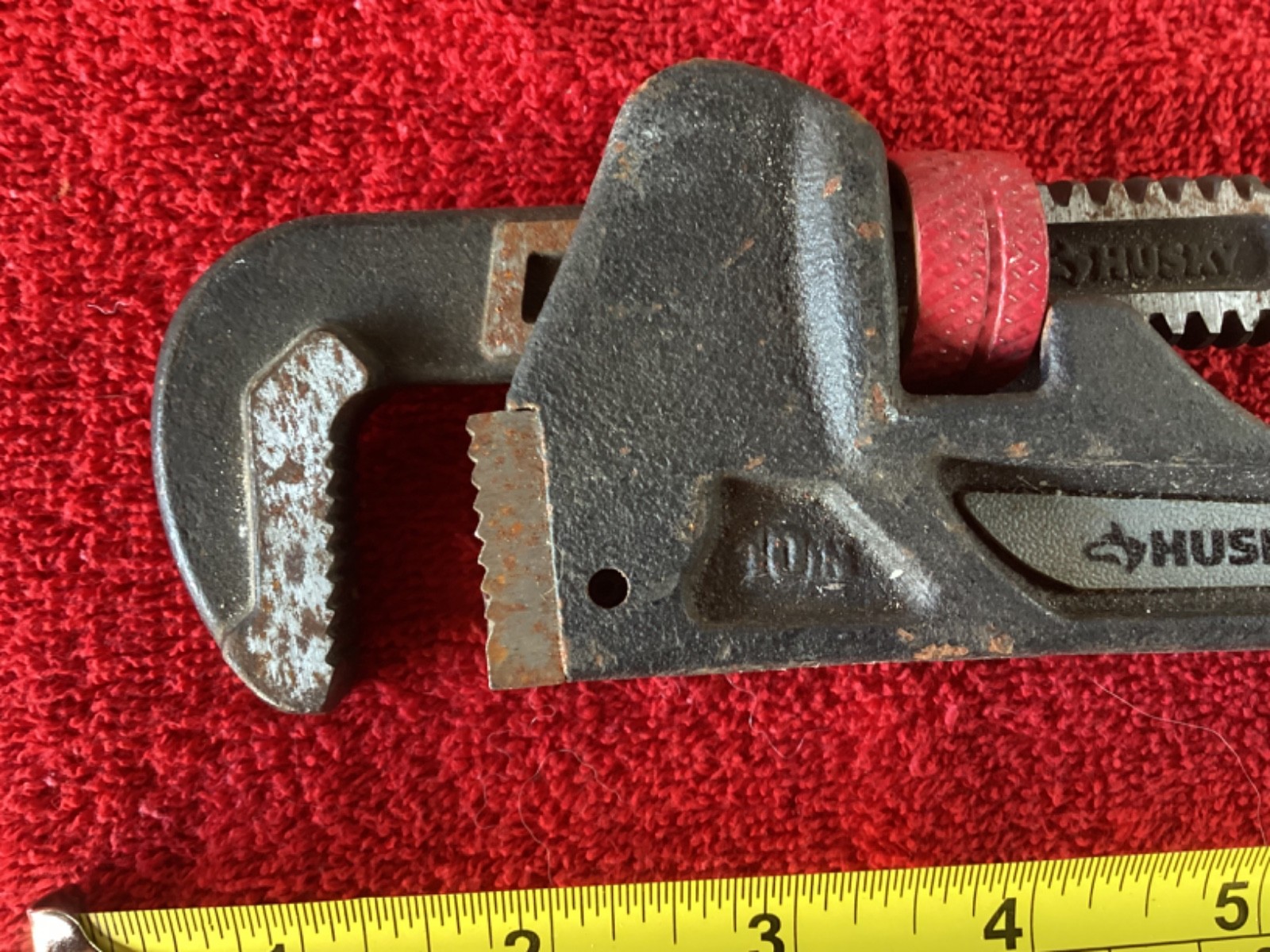 Husky Heavy Duty Pipe Wrench - 10” - 744670