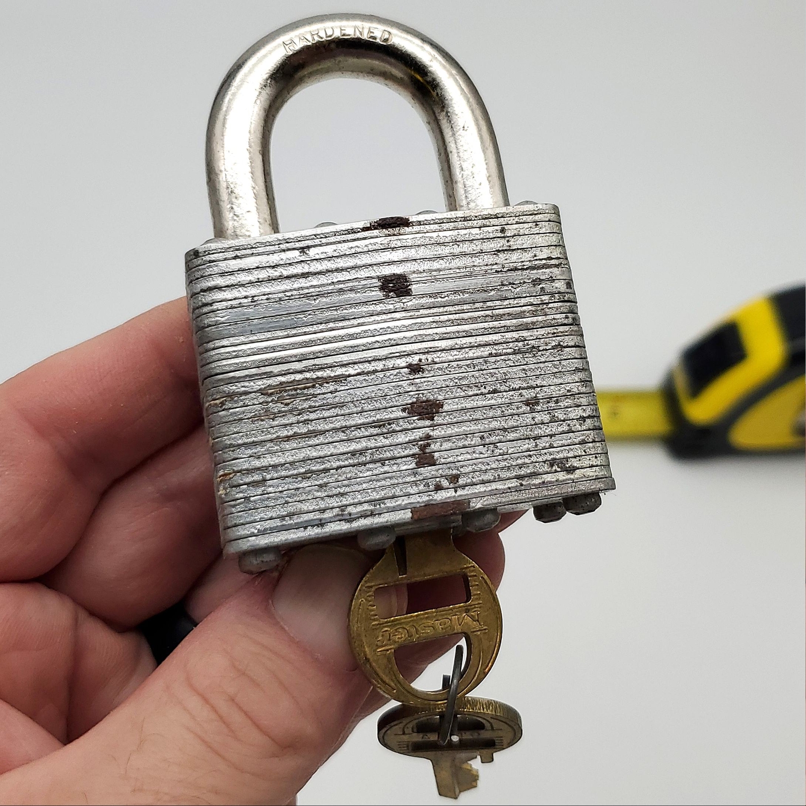 Master Lock Padlock No 5 1"L x 11/32"D Shackle 2" Body Keyed Diff US Made Silver