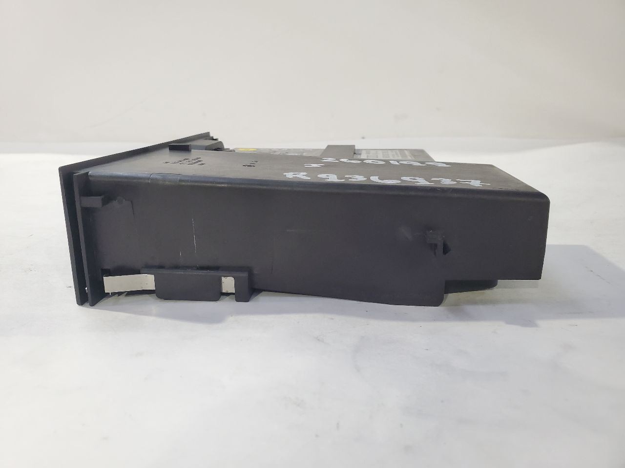 2007 Audi S8 OEM Multi Media Music Module 4E0035785B
