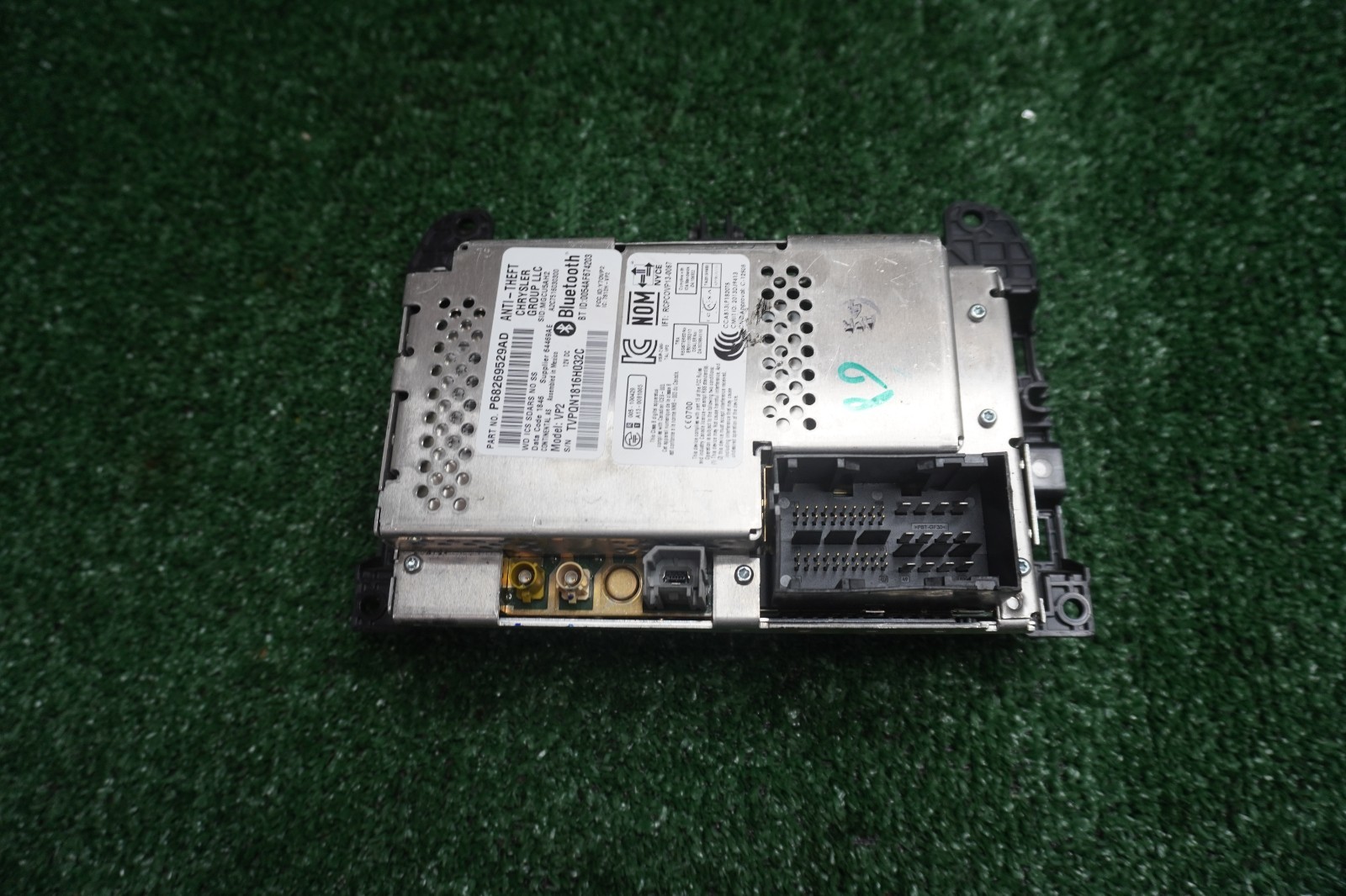 2016 2017 2018 DODGE DURANGO Radio DASH INFO DISPLAY SCREEN UNIT OEM P68269529AD