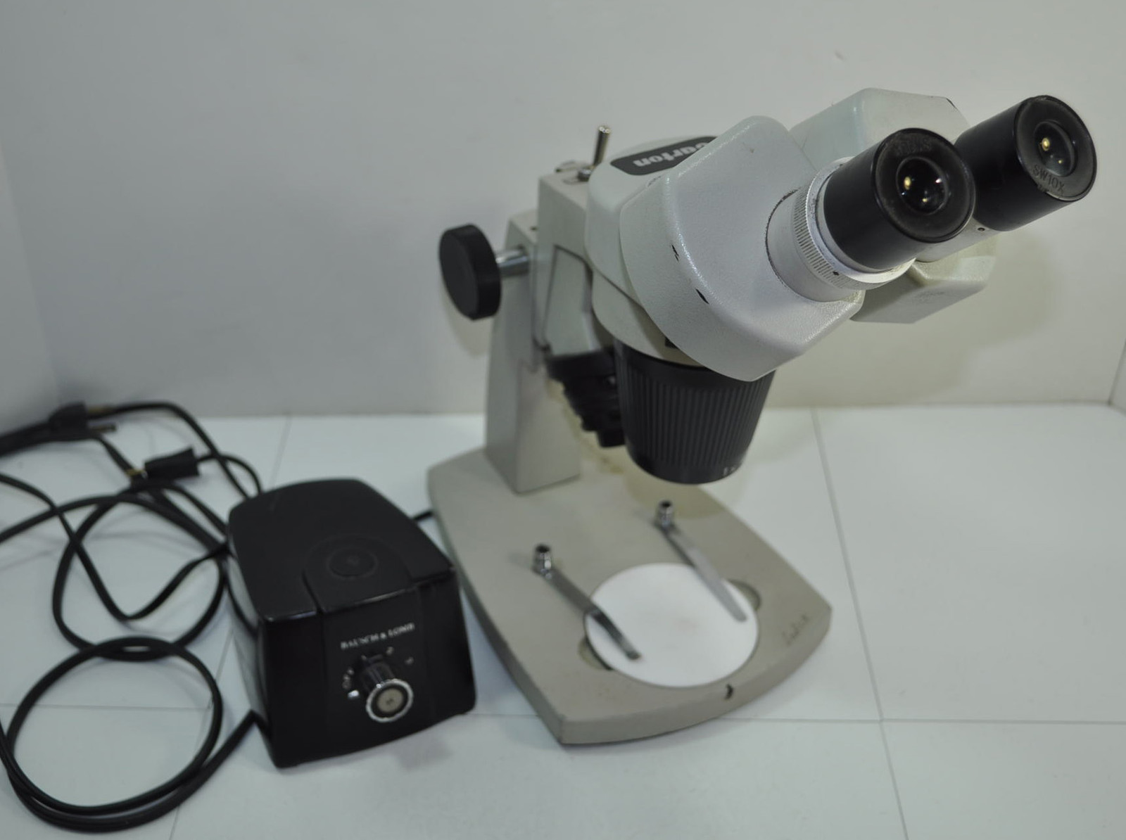 Carton Stereomaster Microscope with Bausch Lomb Power Supply 1x-2x eye piece 10x