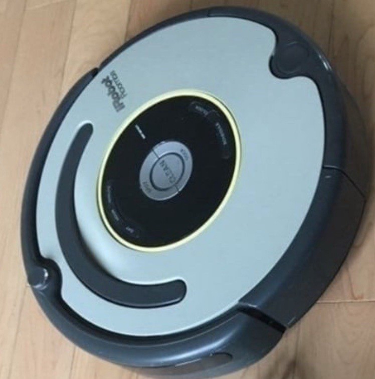 iRobot Roomba 650 Robotic Vacuum Cleaner Black Round VACUUM ONLY FOR PARTS