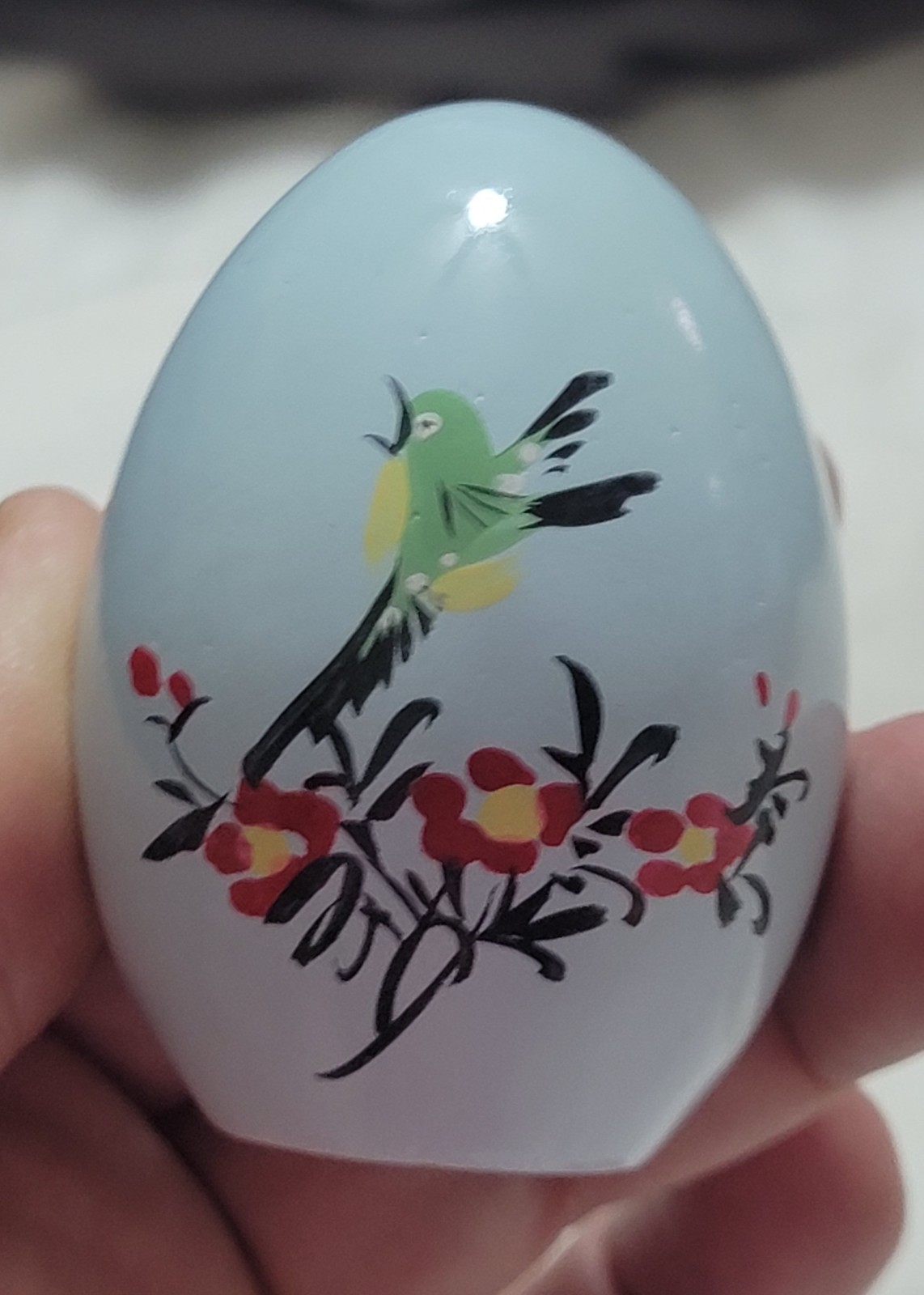 Rare Vtg Decorated Easter Egg Pencil Sharpener – Ceramic Parrot Flowers Scene