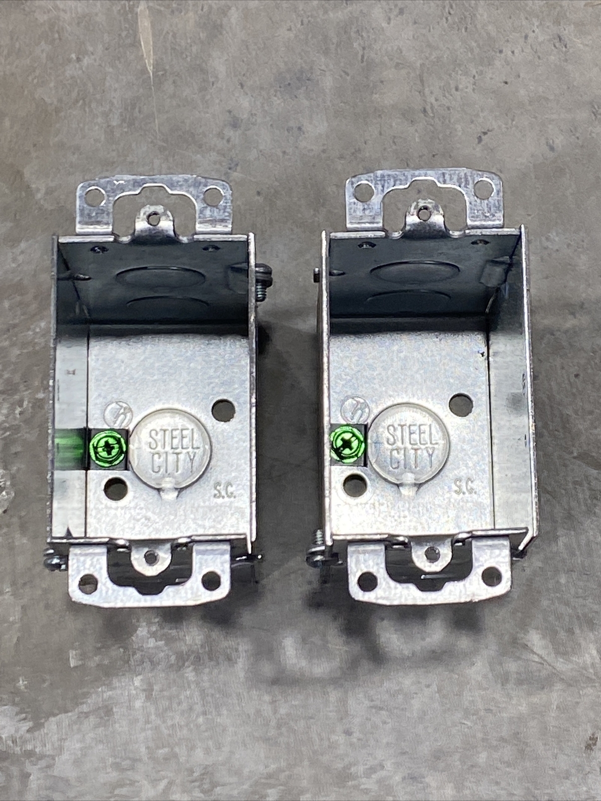 Qty.2 Thomas & Betts CY-1/2 Pre-Galvanized Steel Gangable Switch Box New