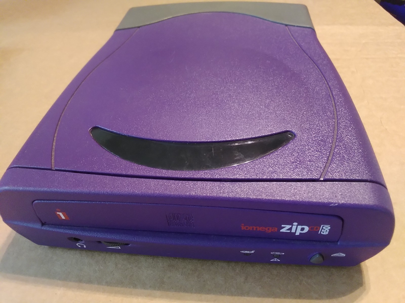 Iomega Zip CD 650 External USB Drive 04058100 NO POWER CORD UNTESTED