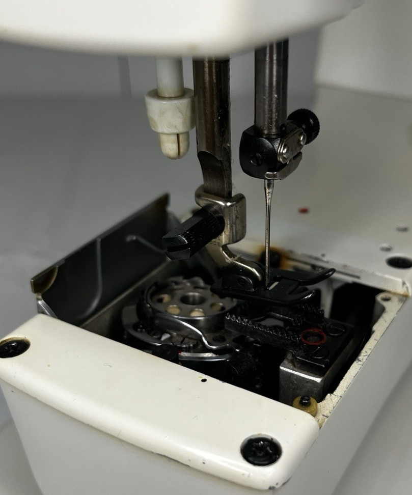 ELNA TSP 72c Sewing Machine w/Case **For Parts**