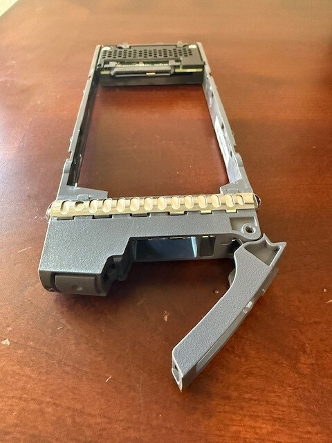 6 x NetApp SAS 2.5" Hard Drive Tray 111-00721 DS2246 FAS2240 FAS2552 FAS2650 SAN