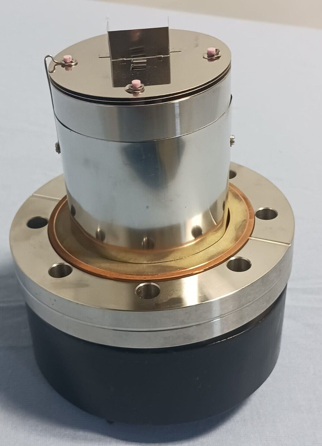 High-Precision Spectrometer Vacuum Chamber Electronic Interface Component