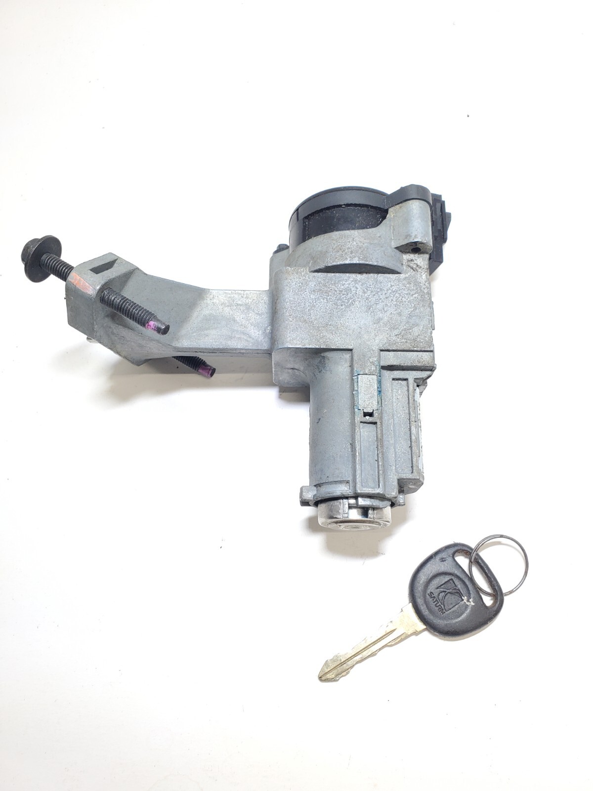 2002-2007 SATURN VUE IGNITION LOCK CYLINDER SWITCH ASSEMBLY WITH KEY ILA120