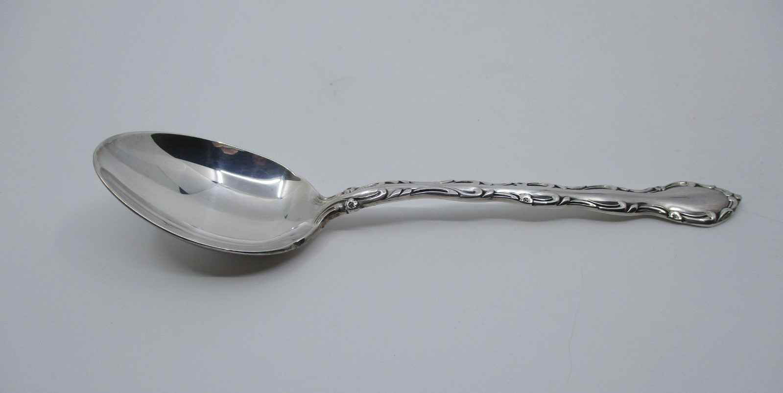 TOWLE SILVERPLATE LONDONERRY SUGAR SPOON - 6 3/8" - 07P