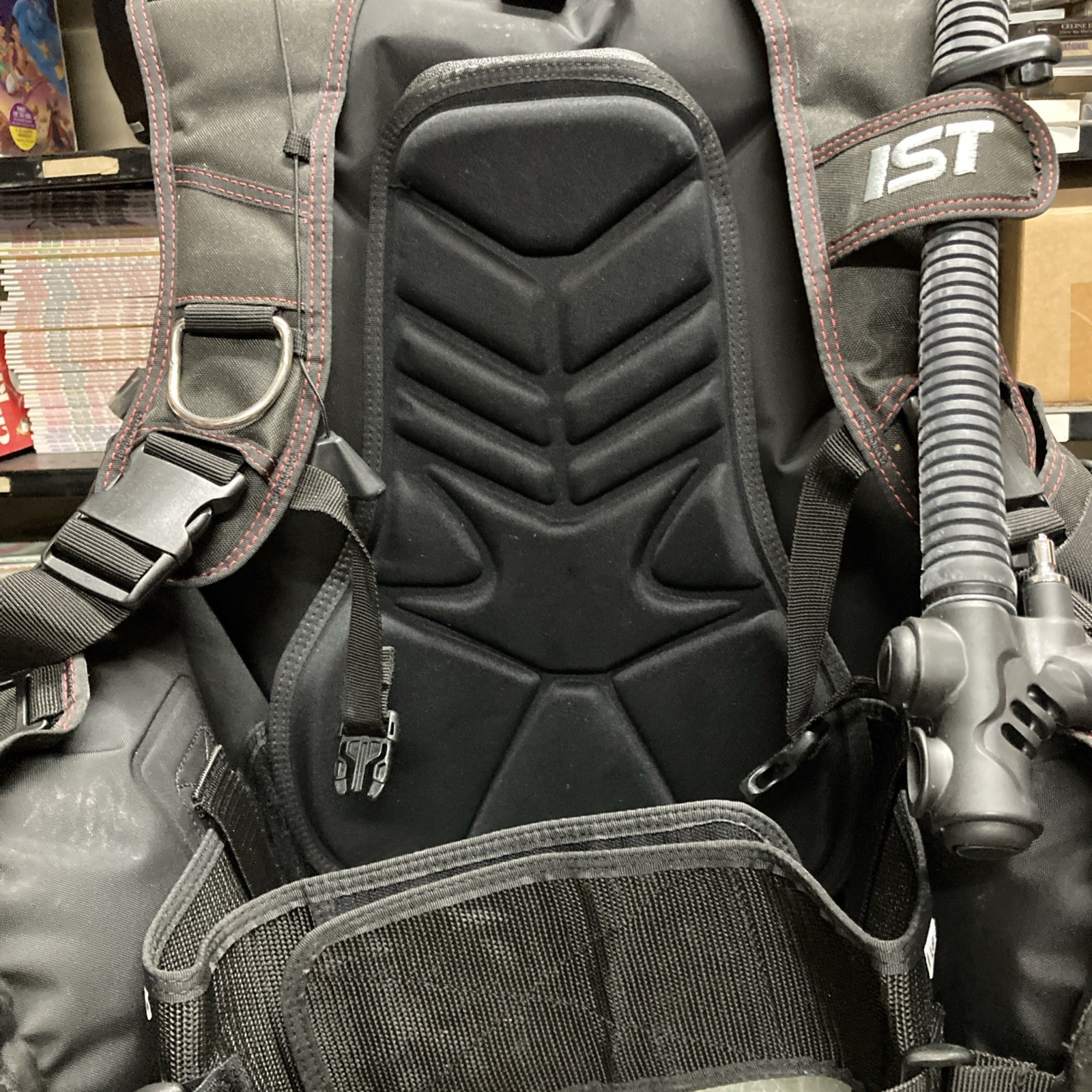 IST J-1700 Mercury Buoyancy Control Device (BCD) with Weight Pockets
