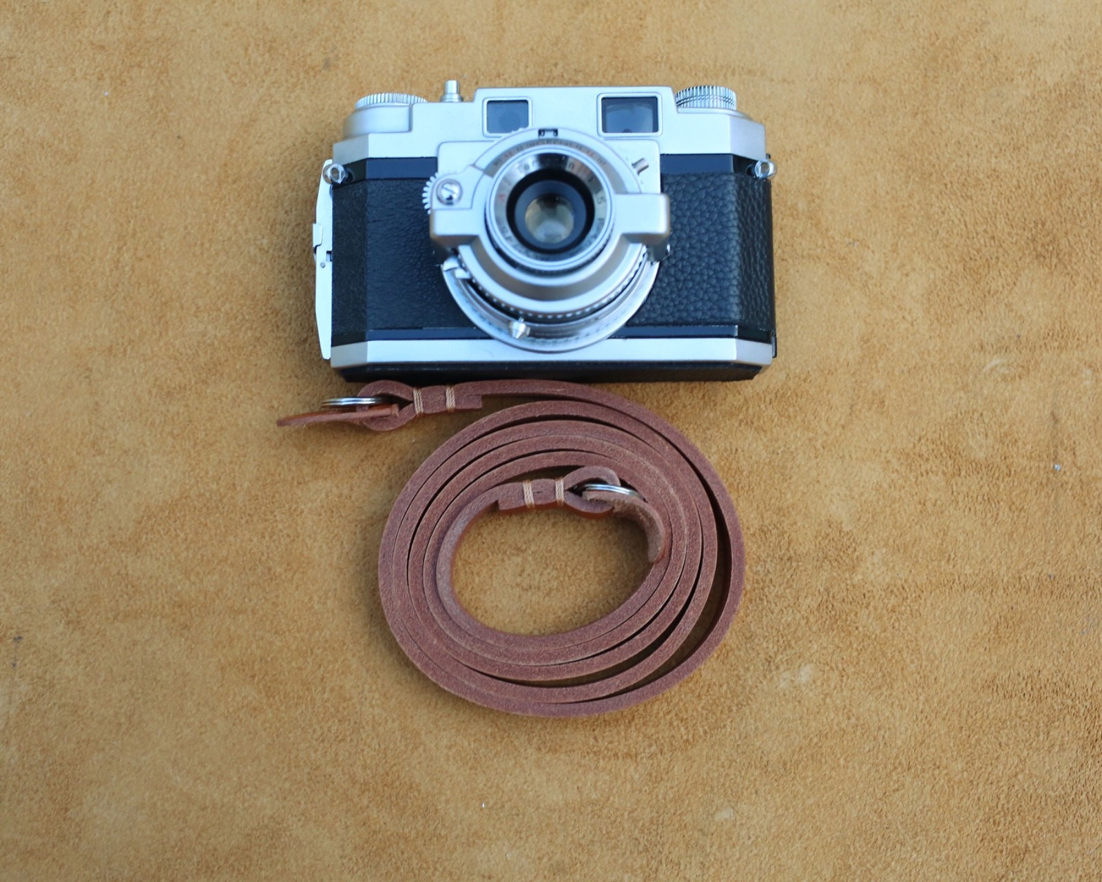 Windmup Rugged Brown: Artisan Hand-Stitched Leather camera strap