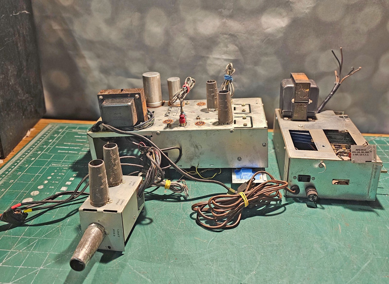 Vint. BELL SOUND RP-320B Tube Amplifier + Power Supply, from T-347 Reel to Reel