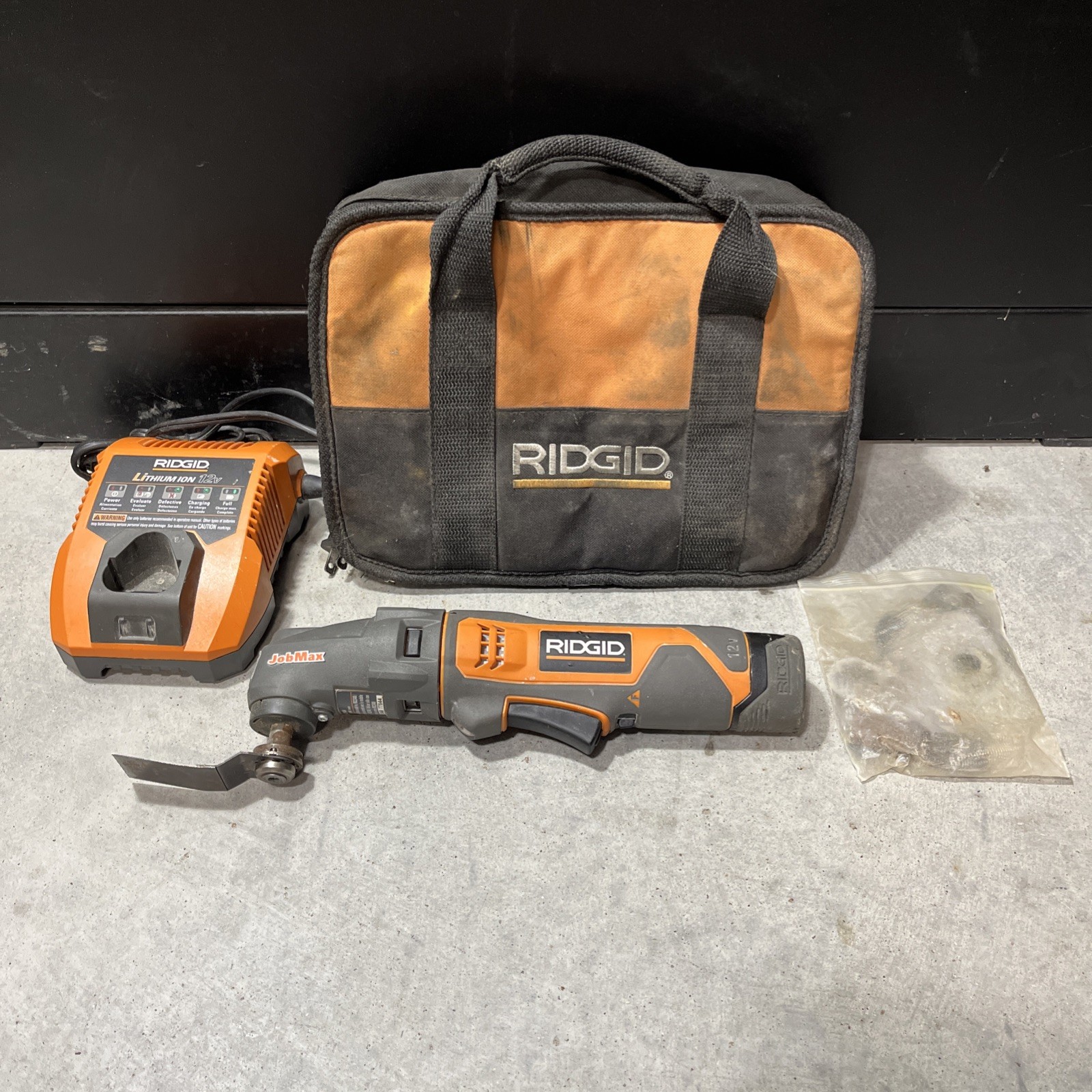 Ridgid Job Max 12v R8223400 Power Handle W/ Multi Tool Attachment Charger Case