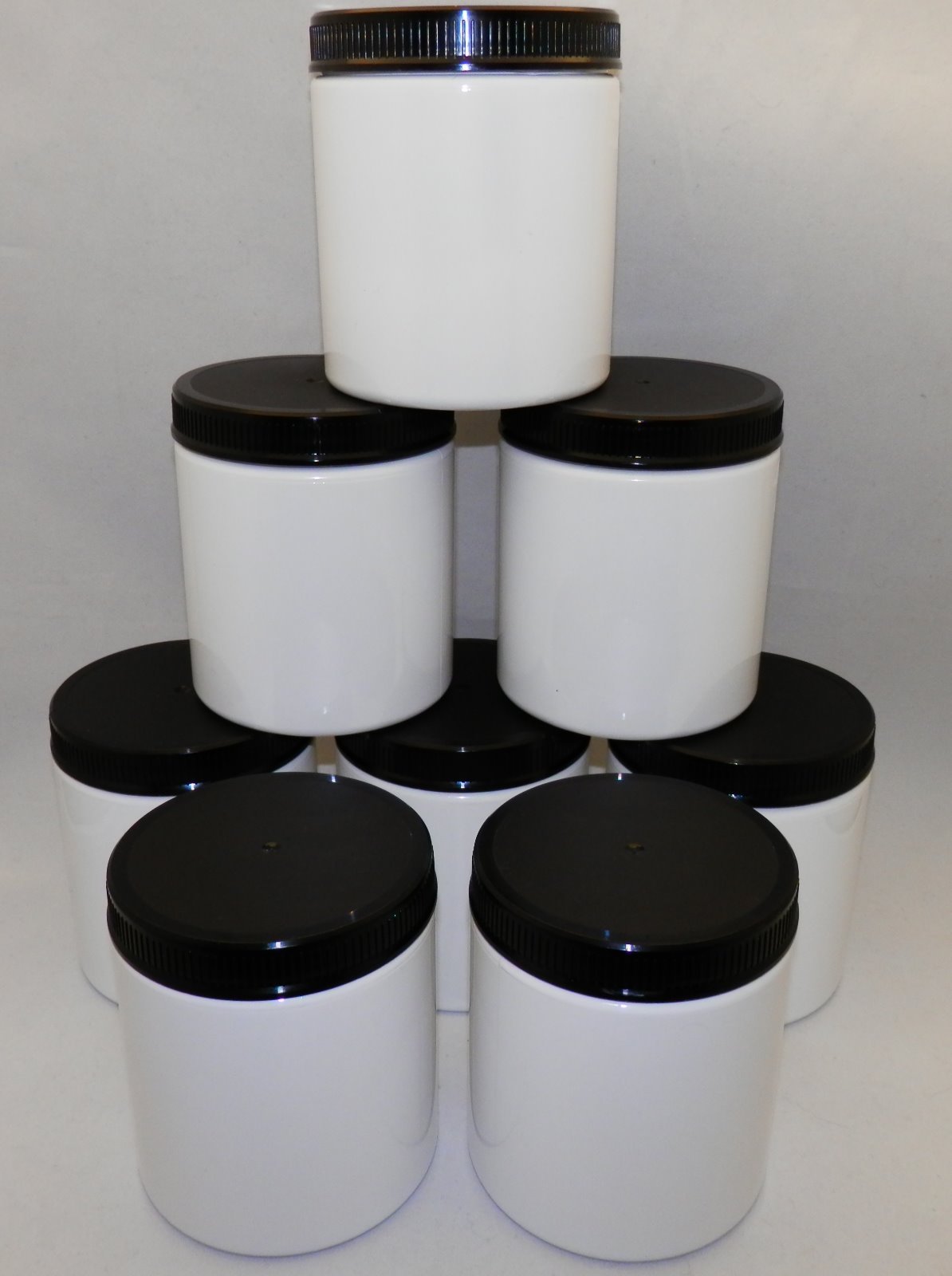 8 Wide Mouth Round 570cc White Plastic Bottle Containers With Caps