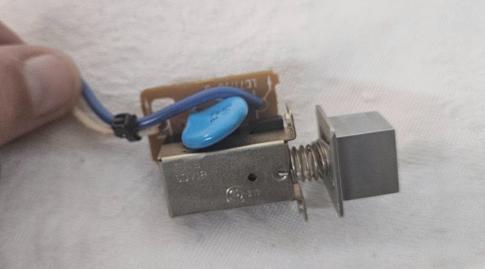 YAMAHA R-500 Stereo Receiver POWER BUTTON & Switch