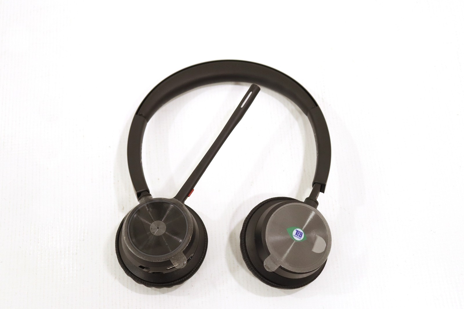 Poly Voyager 4320 UC USB-C HS +BT700 (77Z31AA) Headset + Base (Black)