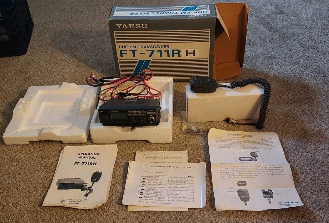 YAESU FT-711RH UHF FM TRANSCEIVER - USED UNTESTED