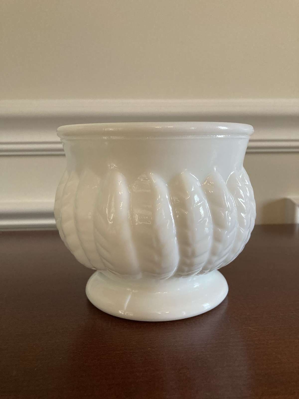 Randall Vintage White Milk Glass Feather Leaf Planter