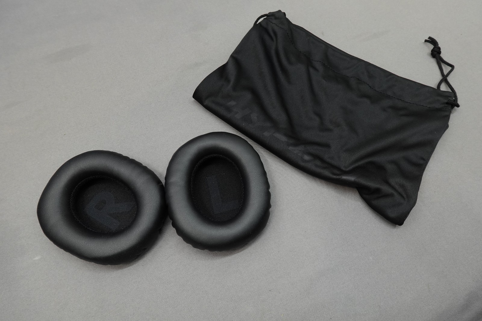 (4) HYPERX GAMING HEADSETS BUNDLE AS-IS ***NOT-WORKING*** FOR PART ONLY !!!